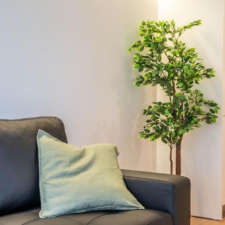 Trindade Bliss: 1Br W/ Free Parking By Lovelystay Порту Экстерьер фото
