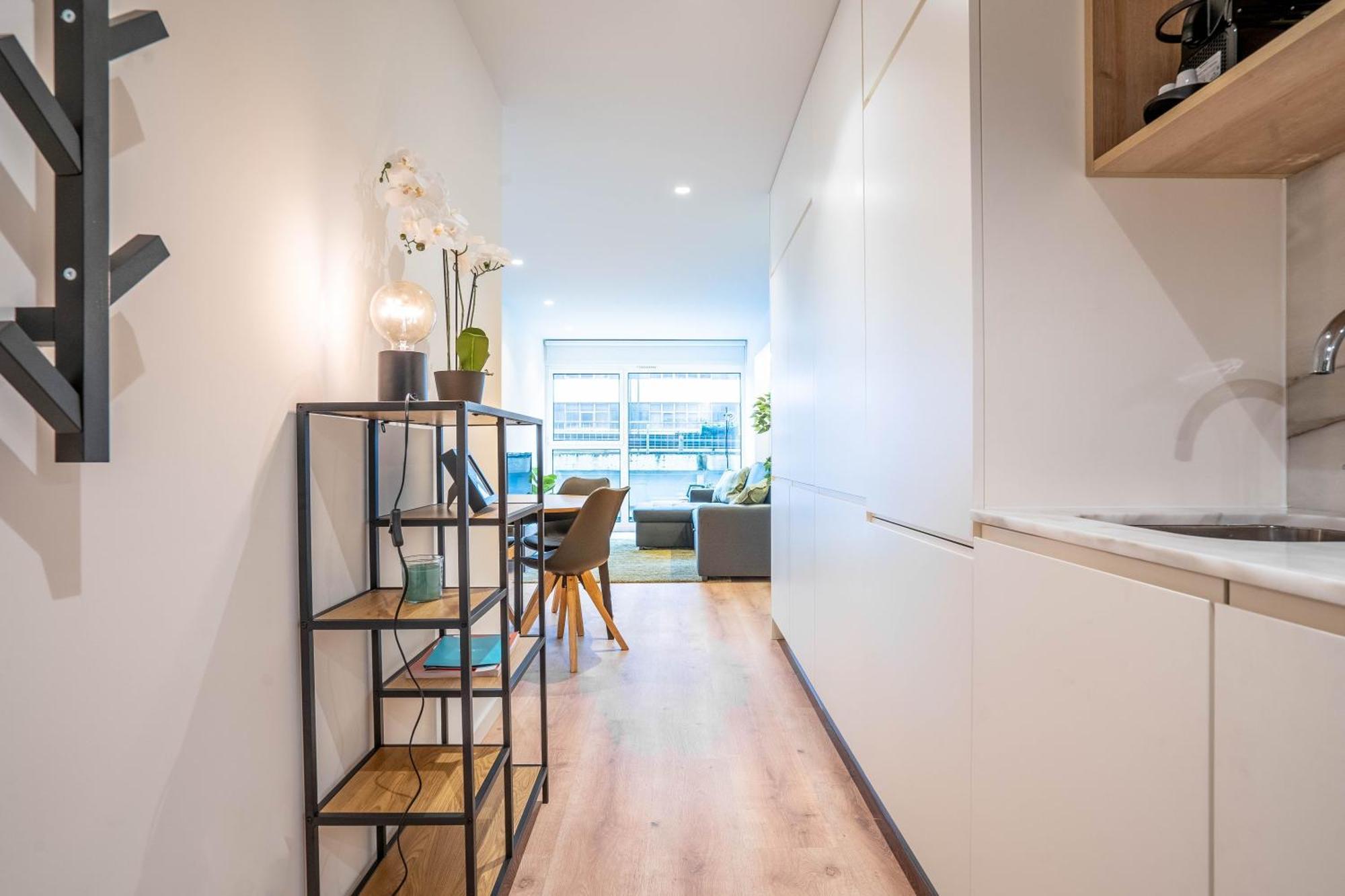 Trindade Bliss: 1Br W/ Free Parking By Lovelystay Порту Экстерьер фото