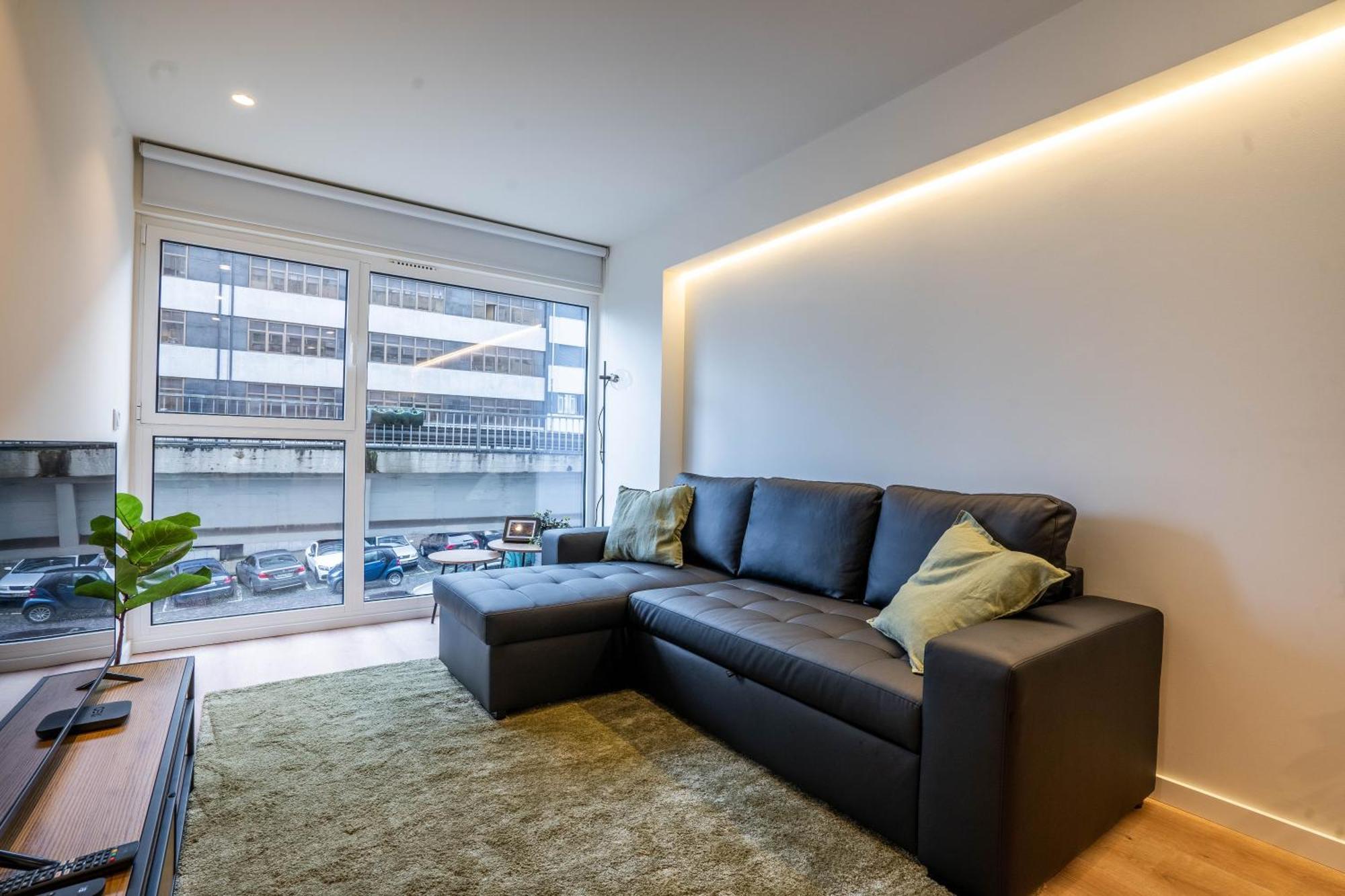 Trindade Bliss: 1Br W/ Free Parking By Lovelystay Порту Экстерьер фото