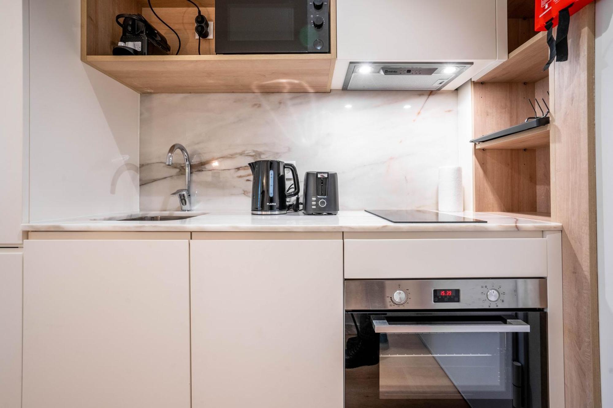 Trindade Bliss: 1Br W/ Free Parking By Lovelystay Порту Экстерьер фото