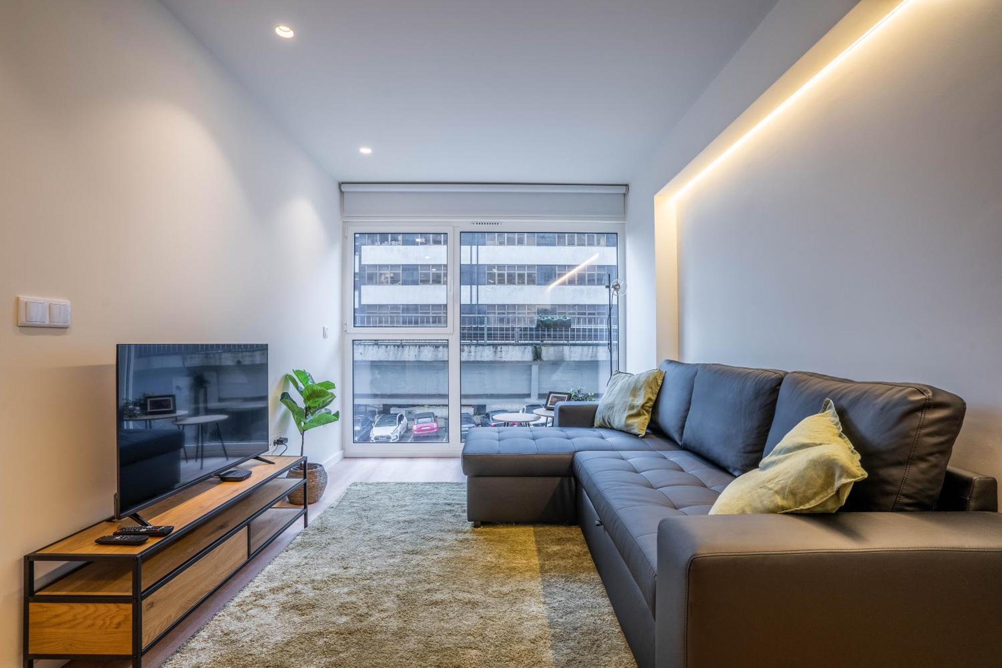 Trindade Bliss: 1Br W/ Free Parking By Lovelystay Порту Экстерьер фото