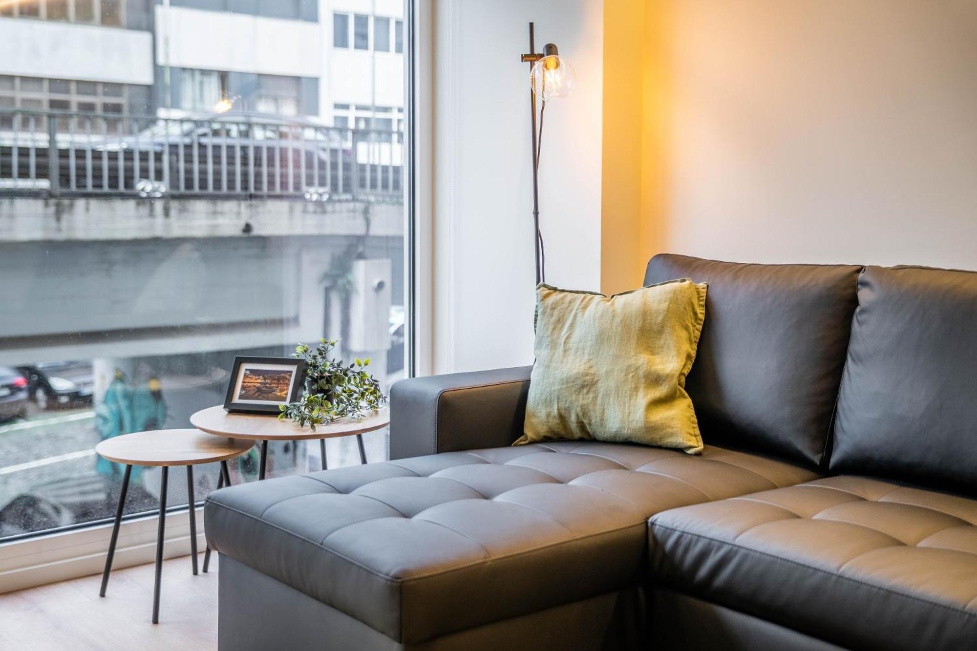 Trindade Bliss: 1Br W/ Free Parking By Lovelystay Порту Экстерьер фото